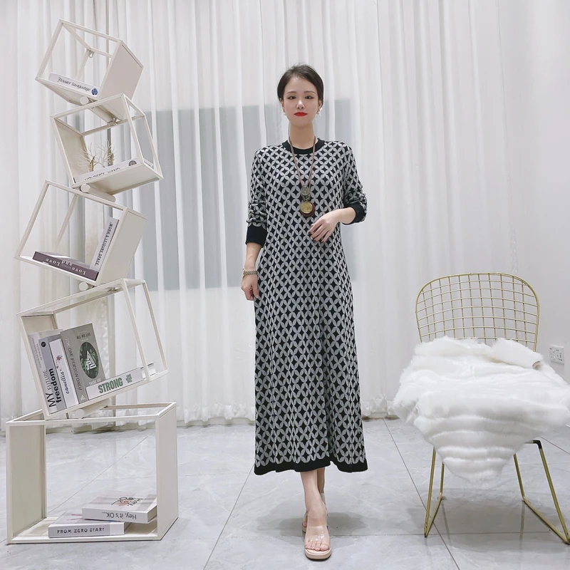 1700原创黑银色气质风秋冬圆领连衣裙