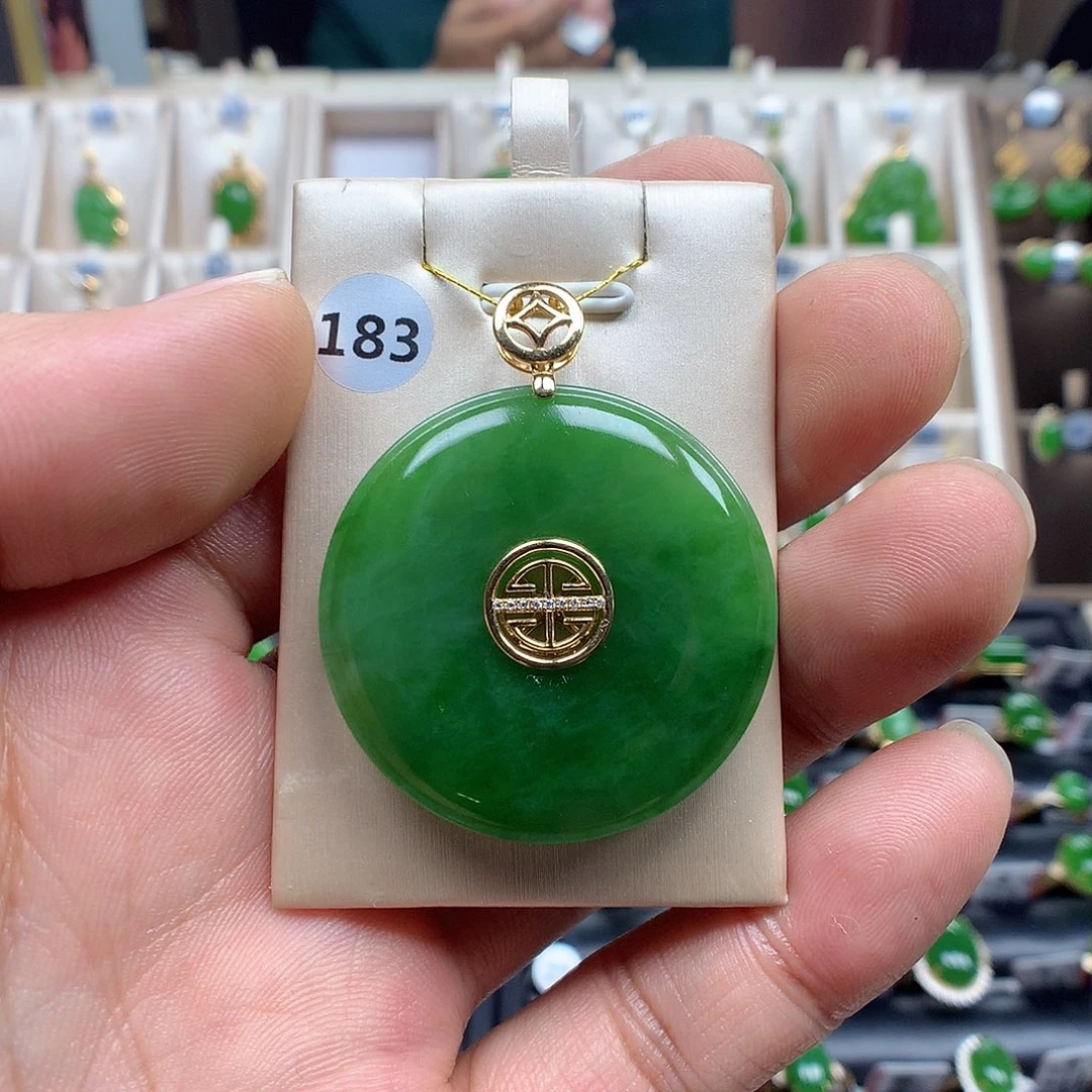 和田玉（碧玉）颈饰18K金镶嵌35mm