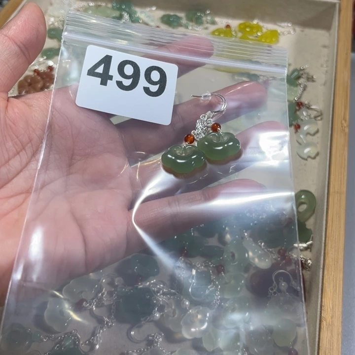 蛇纹石玉耳饰未镶嵌牵*