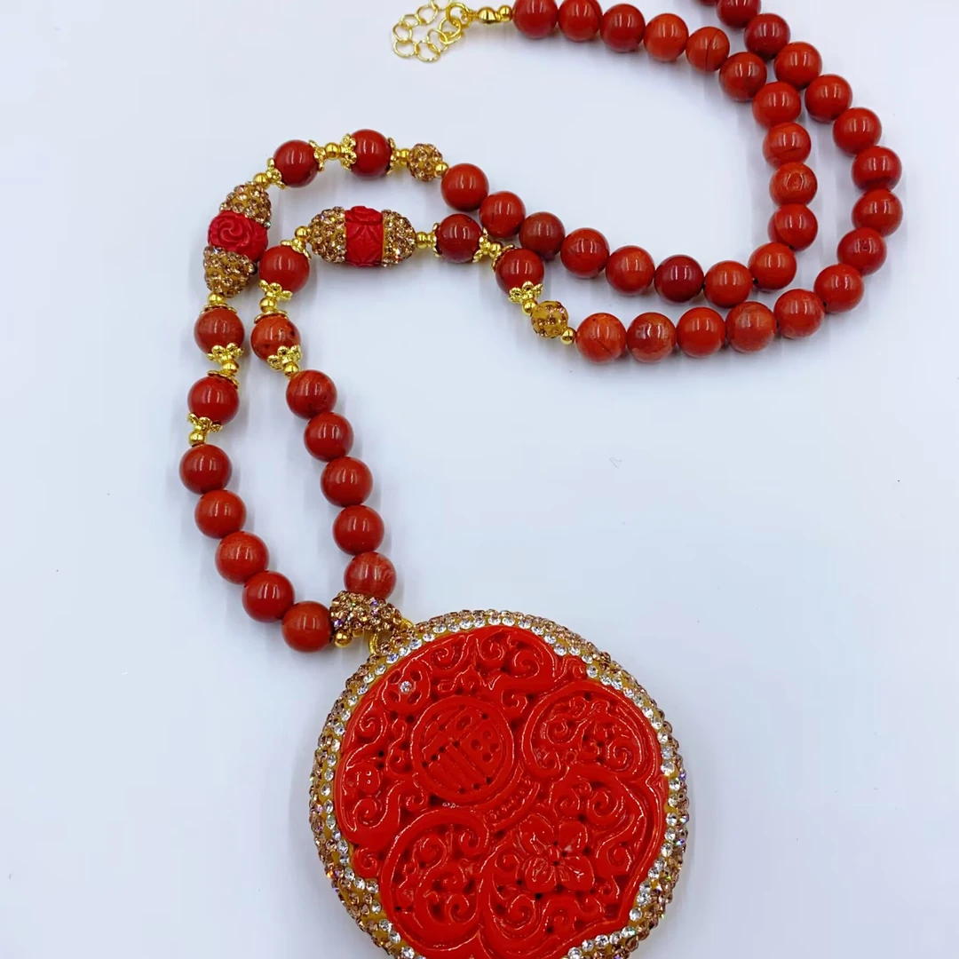 2540    高配红色珠珠带圆盘吊坠多样性发货