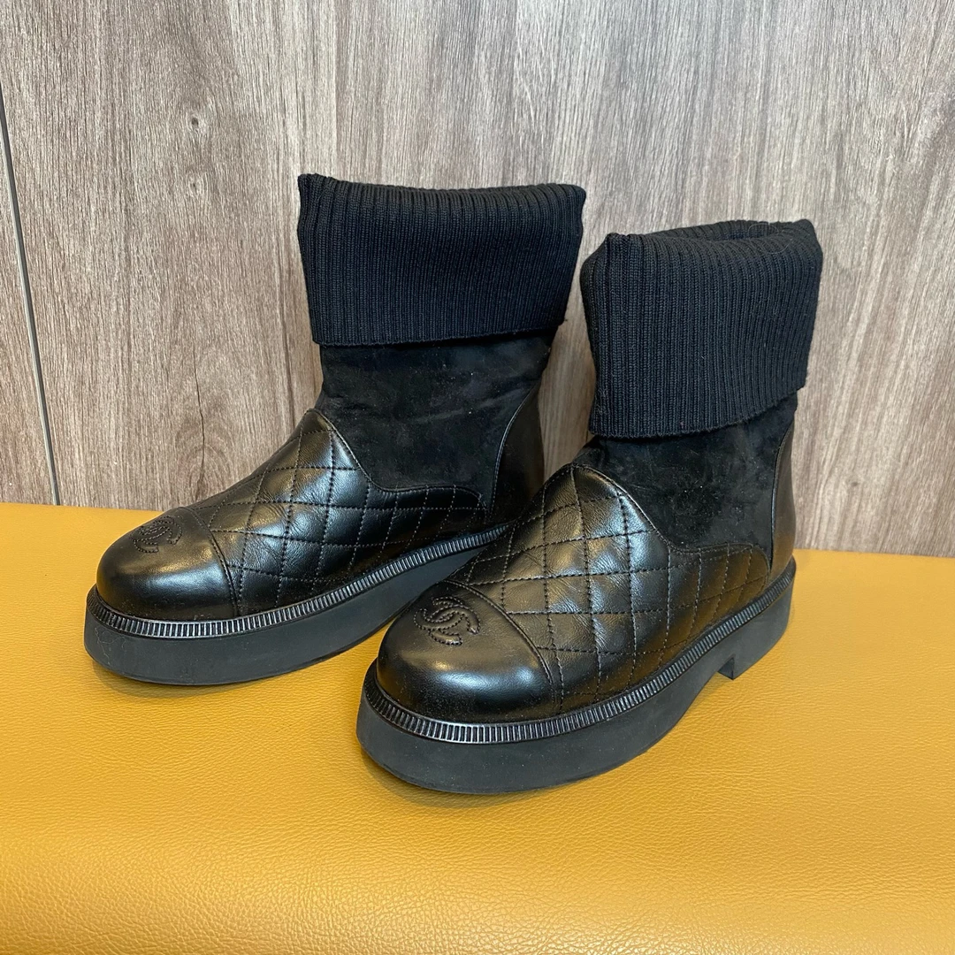 99新 Chanel/香奈儿 超爆款字母logo雪地靴/36码/多穿法/29519