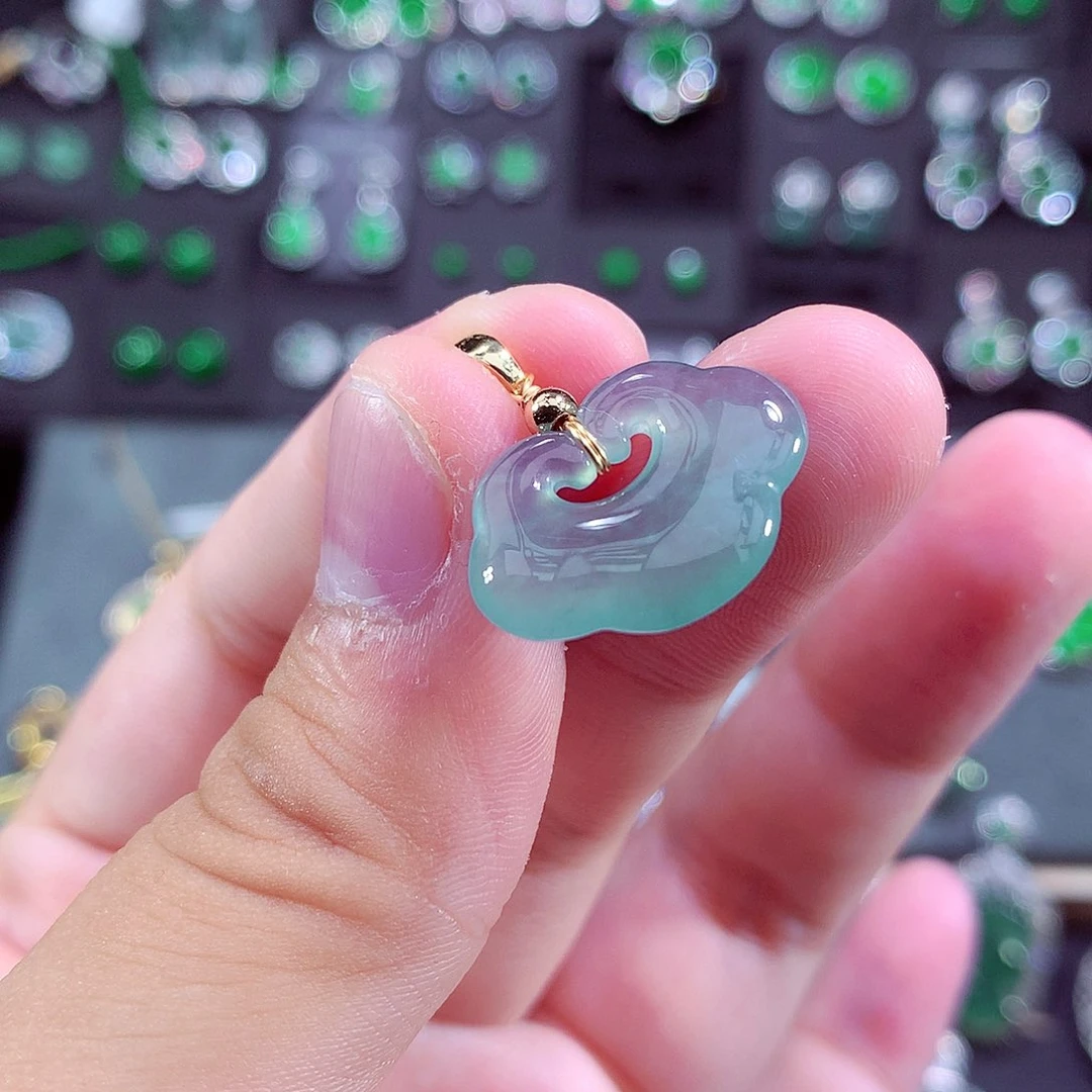 翡翠未镶嵌颈饰挂件