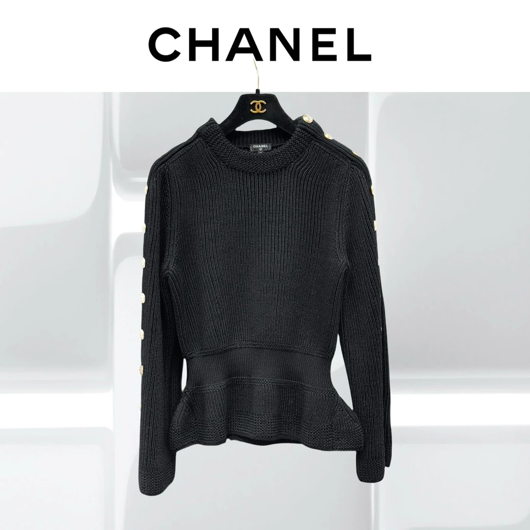 99新 Chanel/香奈儿 40码黑色金扣收腰款针织上衣扣子可解开