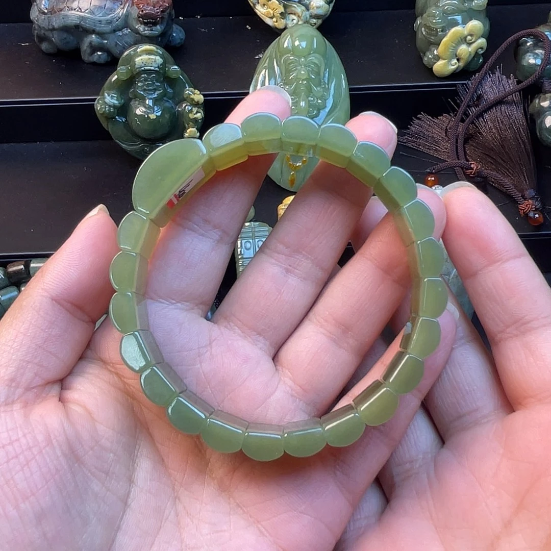 （***）透闪石质玉未镶嵌手链