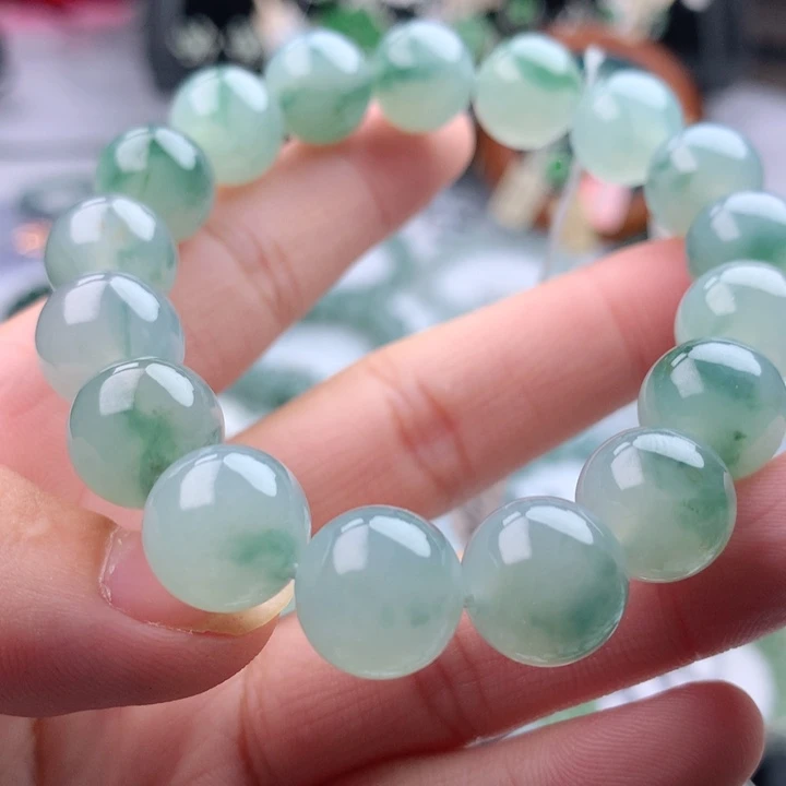 未镶嵌手串翡翠卡11.9，17颗