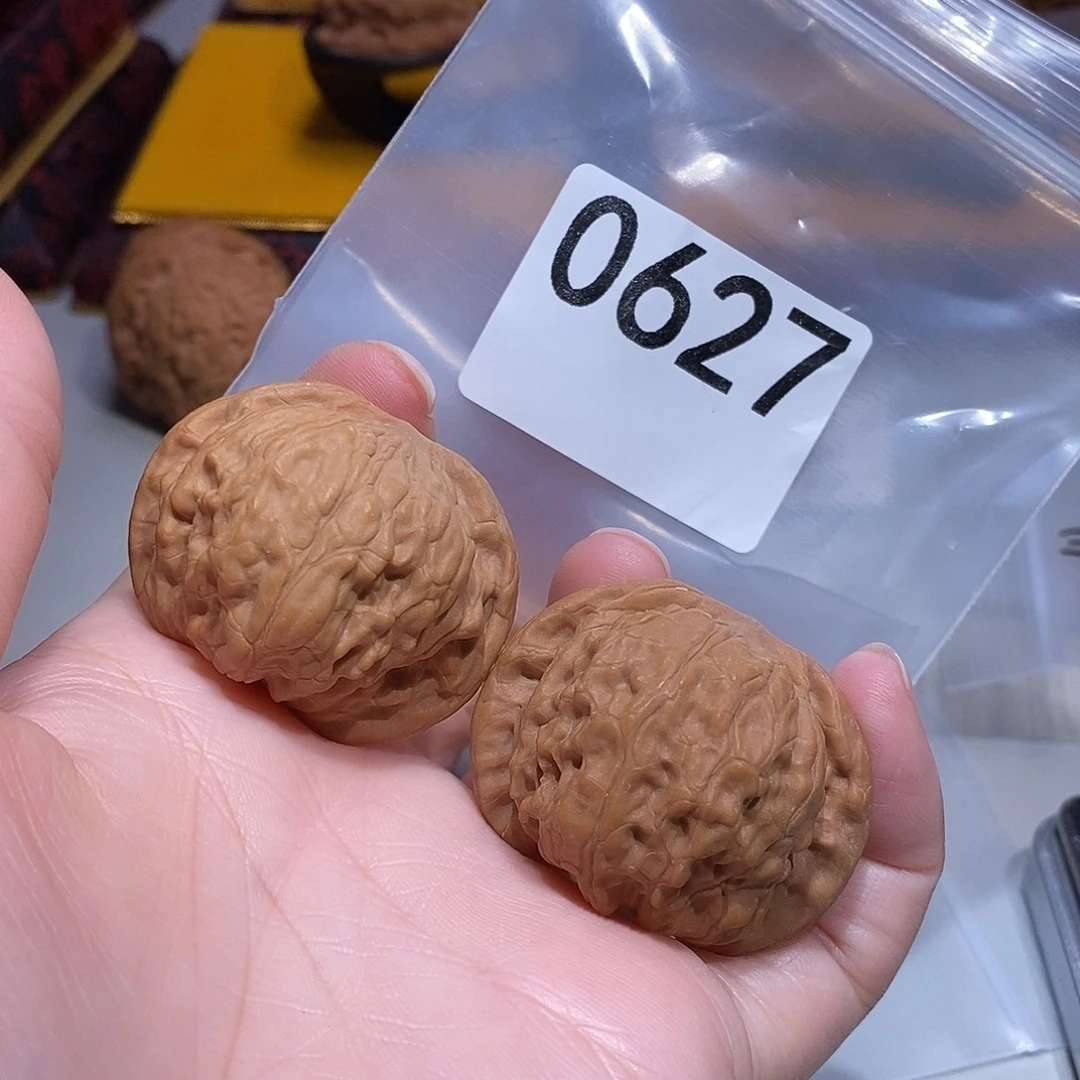 文玩核桃吊坠39.5全品野狼，油蜡皮……