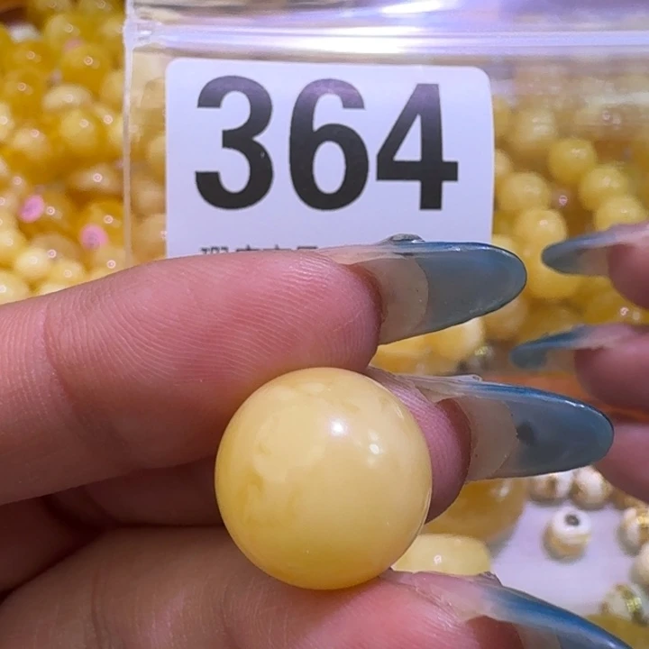 葉***…裸石琥珀未镶嵌15mm