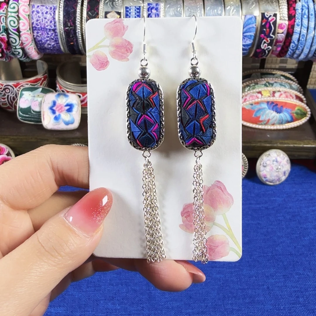 传承非遗刺绣饰品27