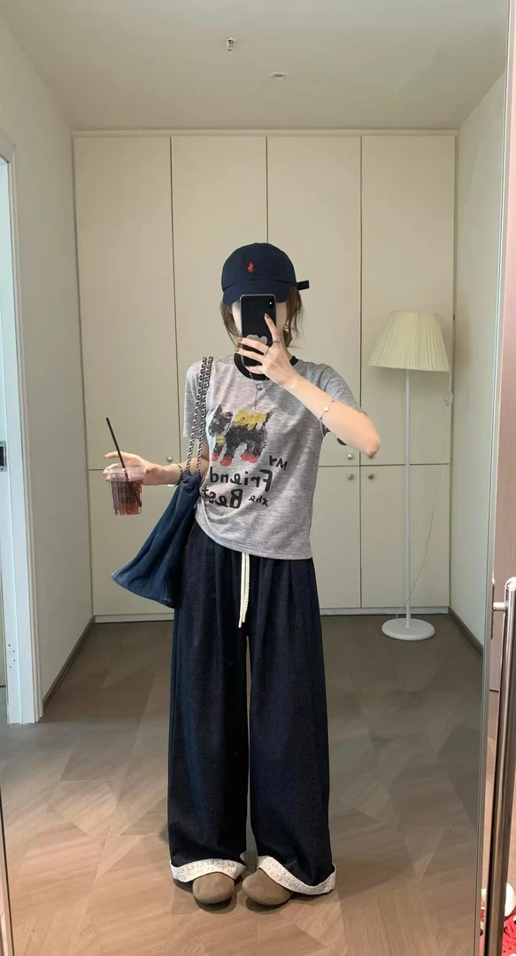 韩11卡其色小狗母印花T恤女2025新款美式修身显瘦露肩短袖上衣