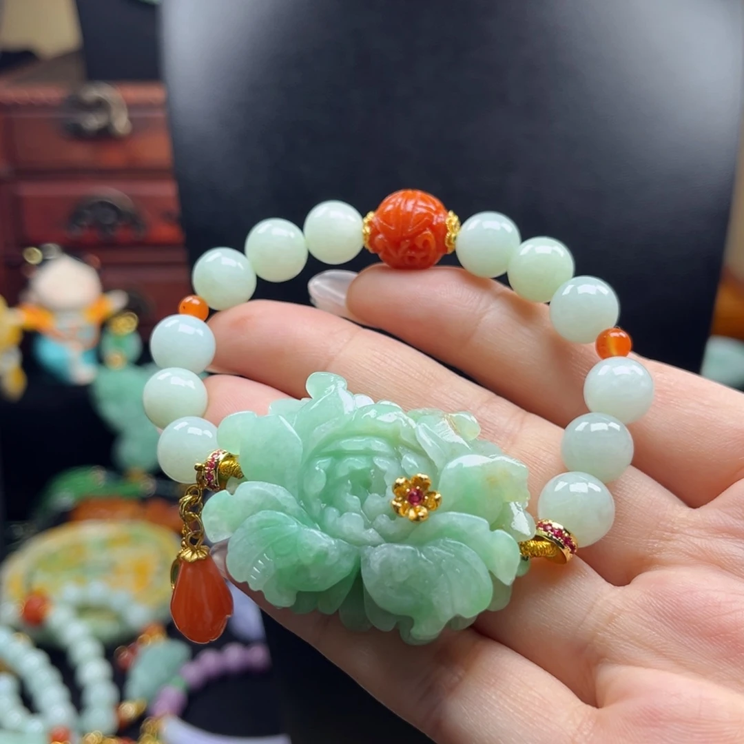 颈饰未镶嵌翡翠冰绿牡丹