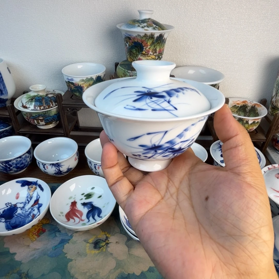 忠意堂釉下彩虾盖碗