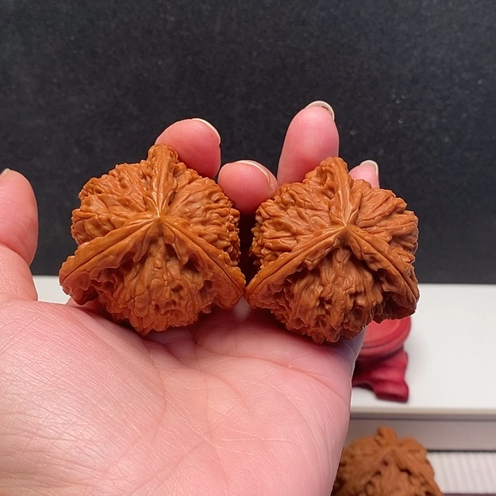 王***猫吊坠文玩核桃白奔