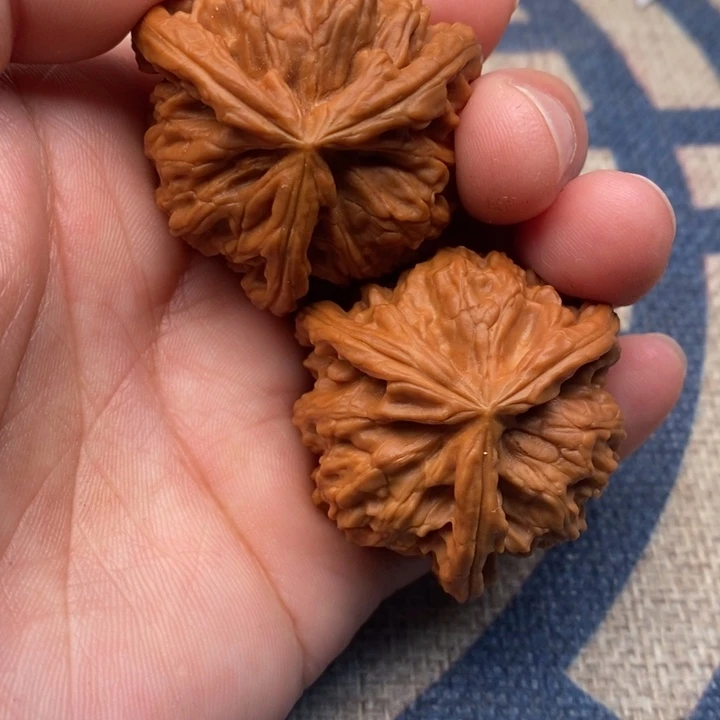 吊坠文玩核桃1*2三棱