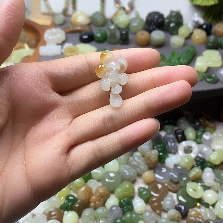 未镶嵌和田玉挂件糖白莲花