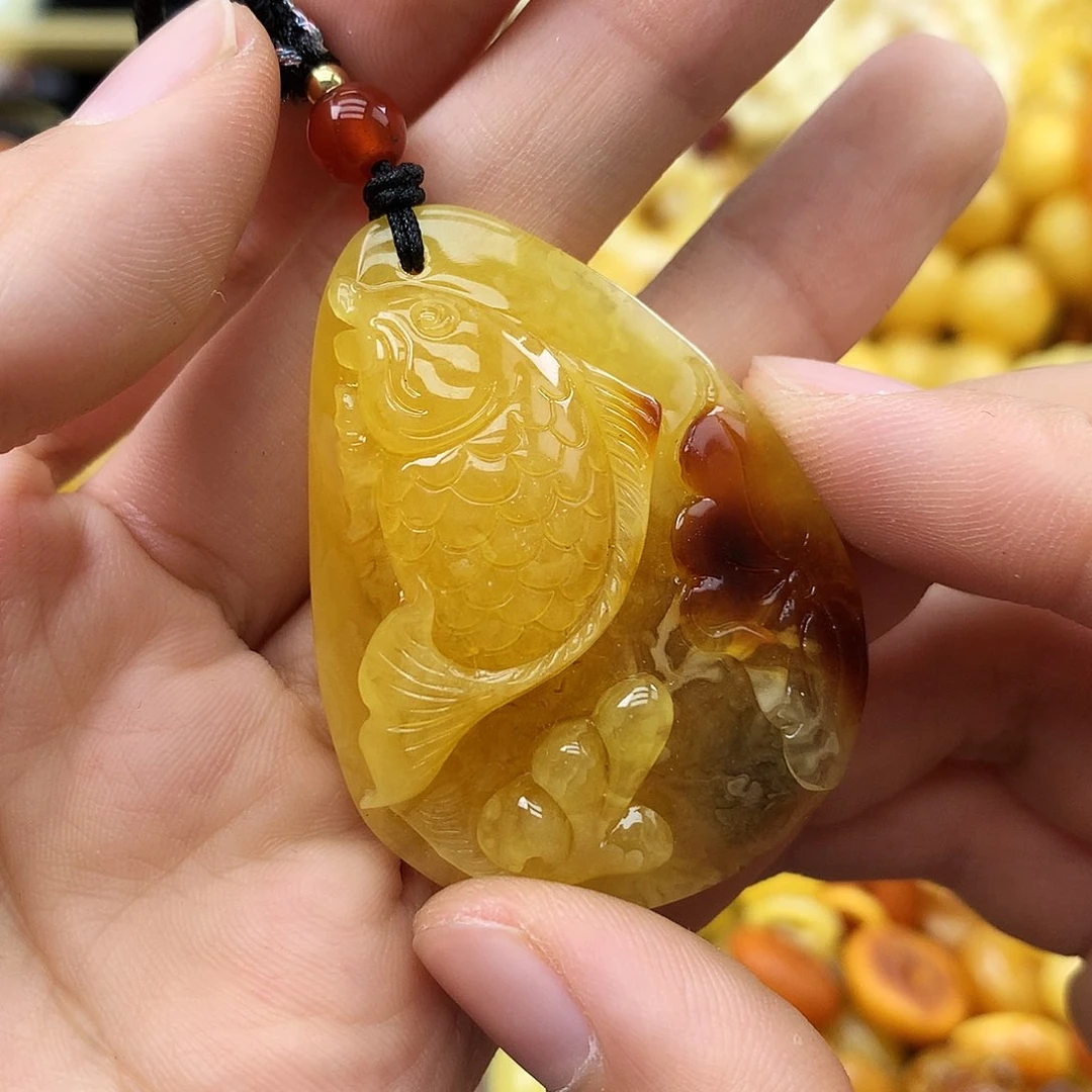 未镶嵌琥珀珠宝奇石