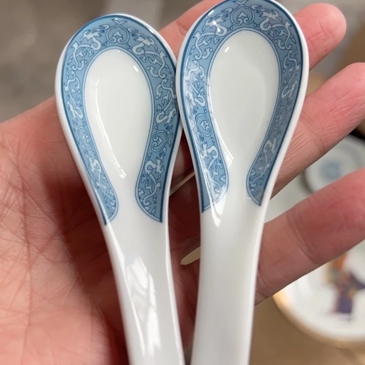 杯中铁针勺两个陶瓷