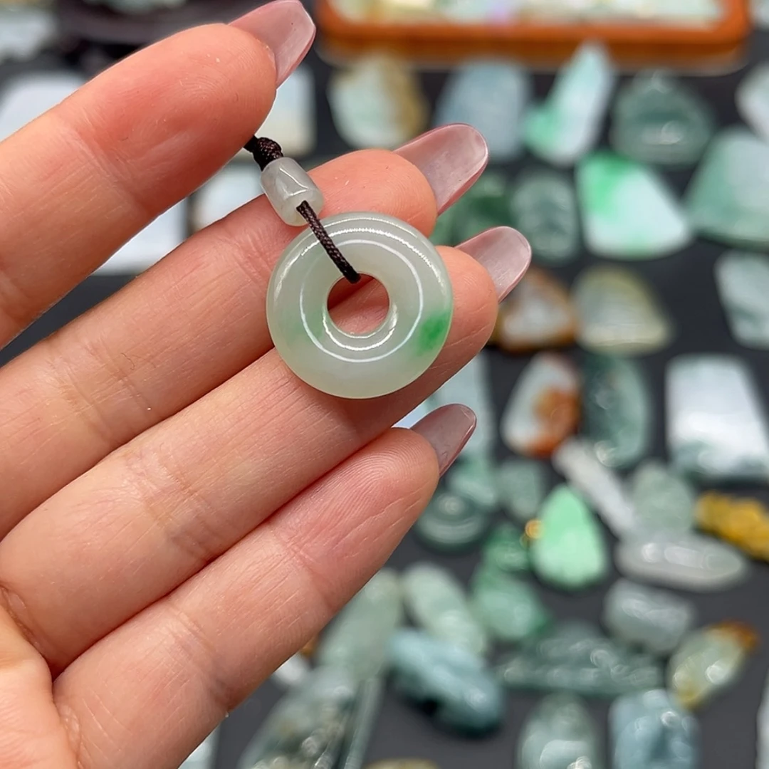 【闪购商品】翡翠颈饰未镶嵌甜甜圈