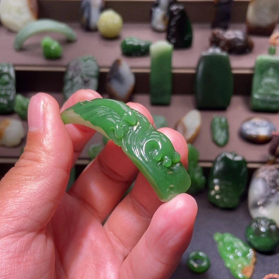 和田玉未镶嵌颈饰高****?