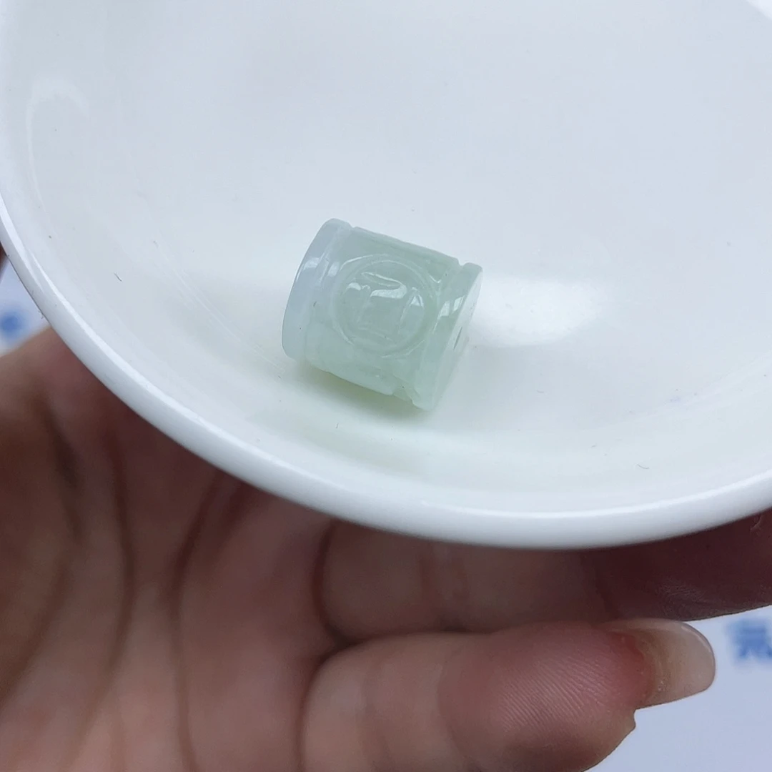 翡翠散珠卡12.6*11.9,1颗