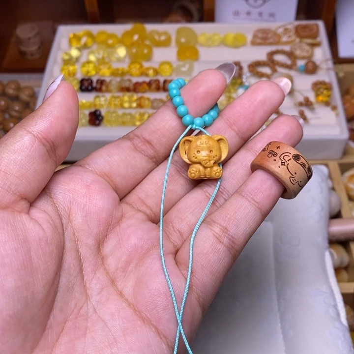 小***儿猴头核桃吊坠象卡环小象滴流
