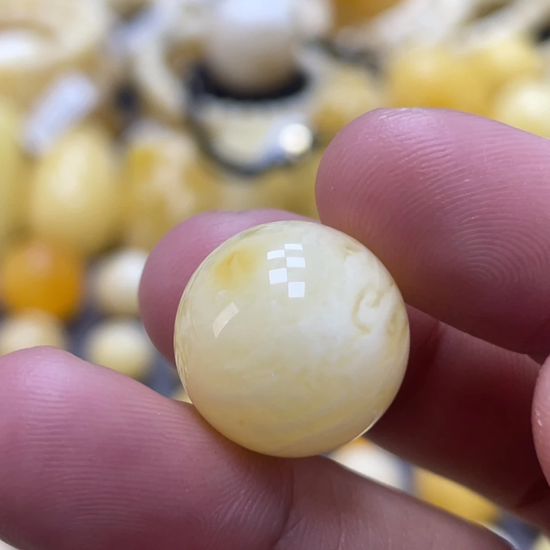 蜜蜡未镶嵌裸石16.6mm瑕