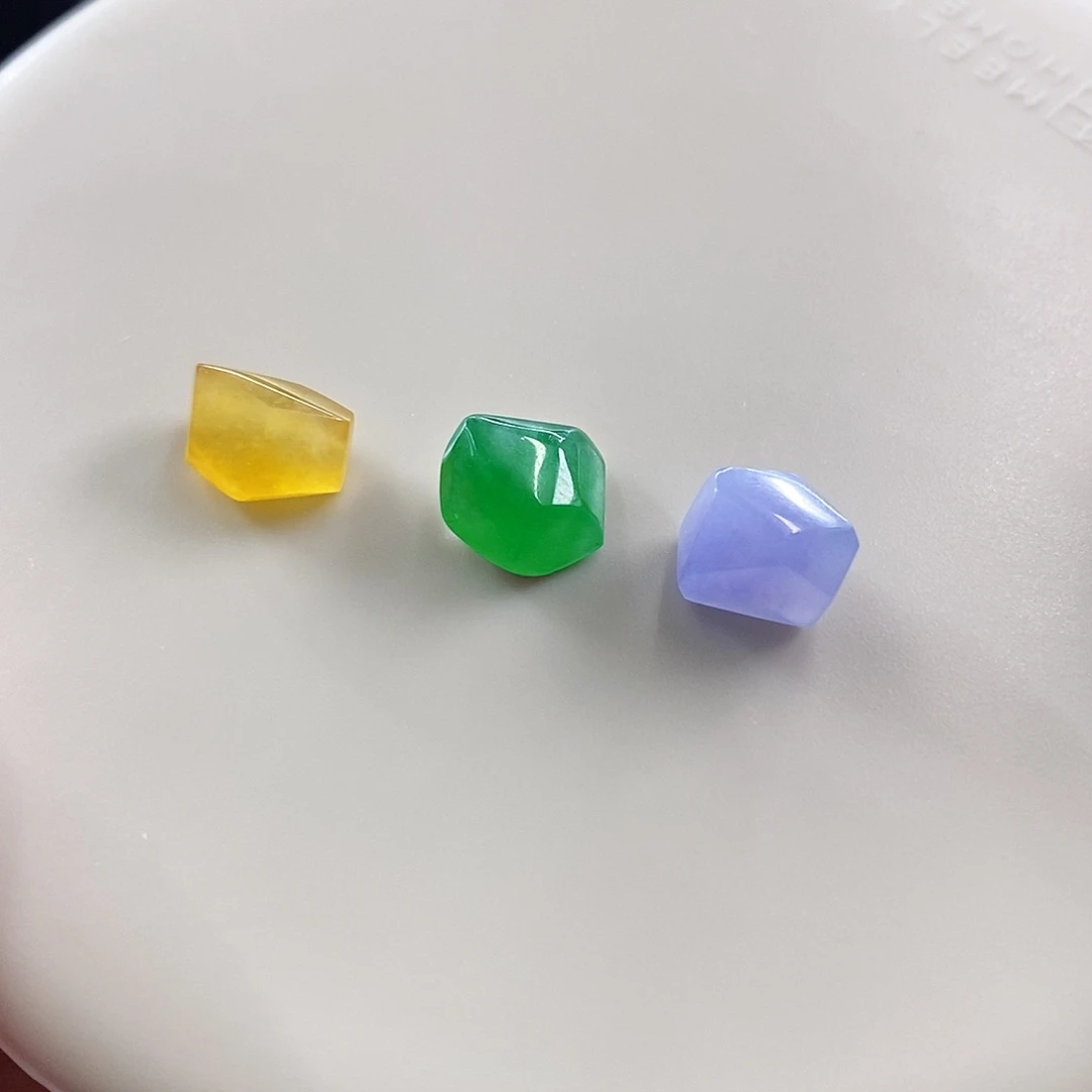 颈饰未镶嵌翡翠一手随形