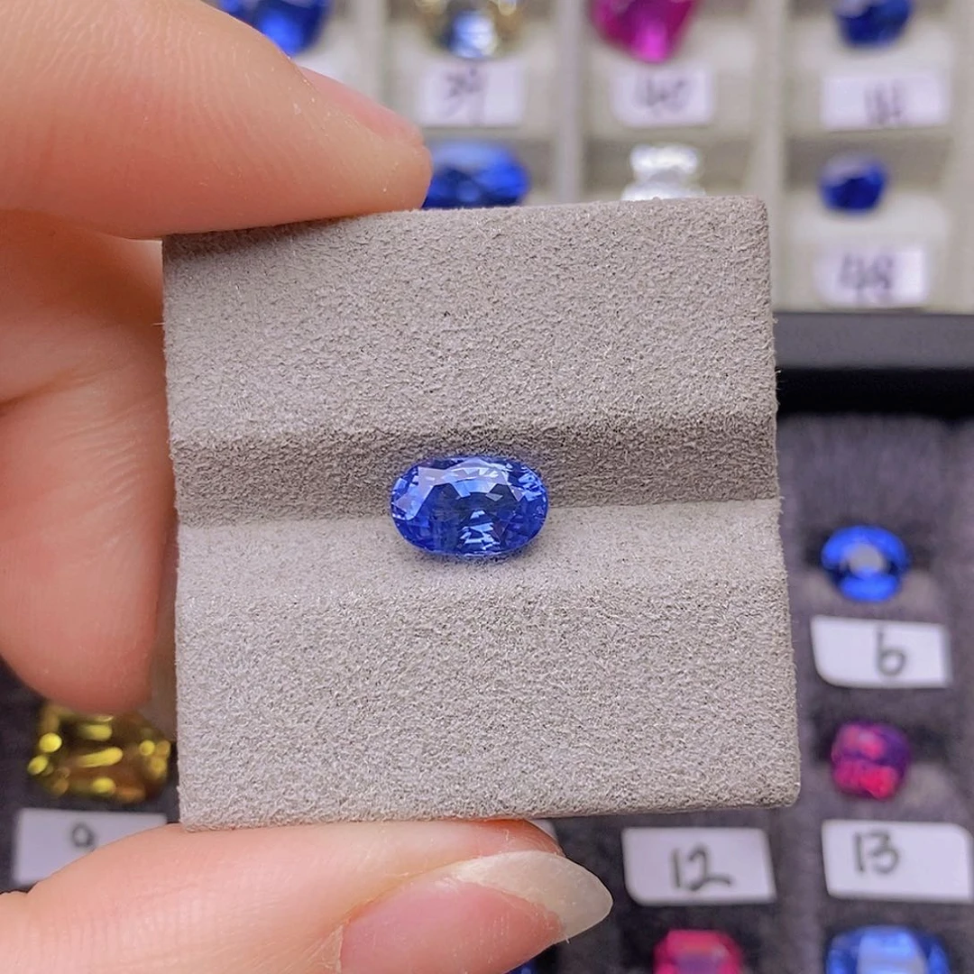 裸石蓝宝石CGRL证书VB矢车菊1.67ct/0068