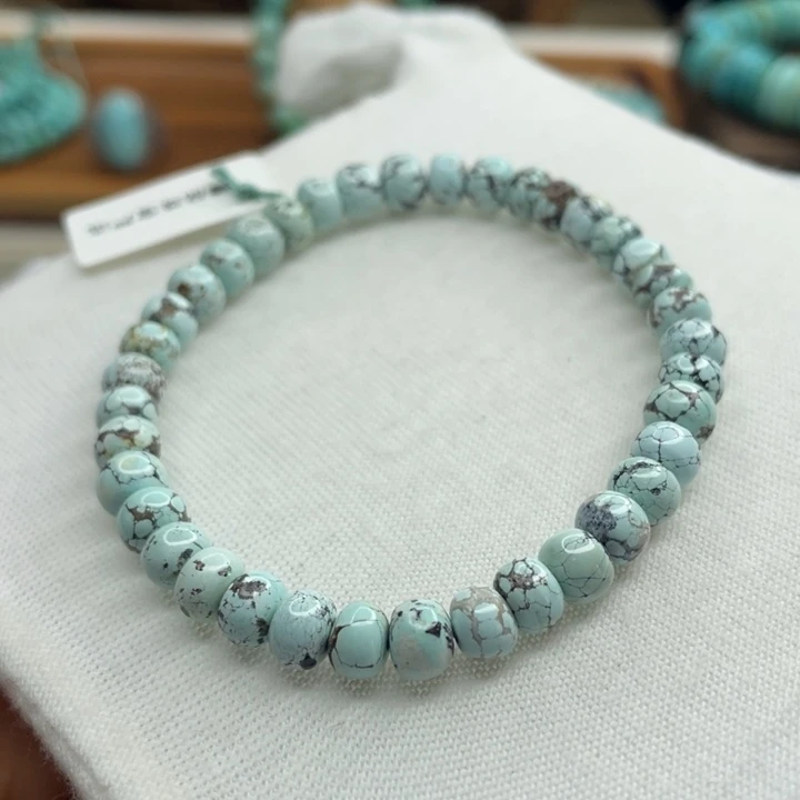 绿松石未镶嵌珠宝