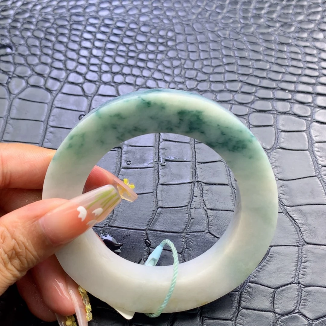 定制翡翠未镶嵌翡翠手镯