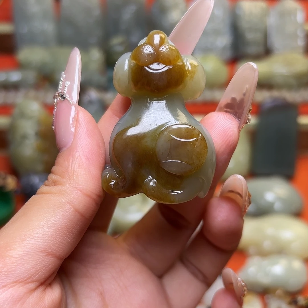 颈饰未镶嵌和田玉八**典