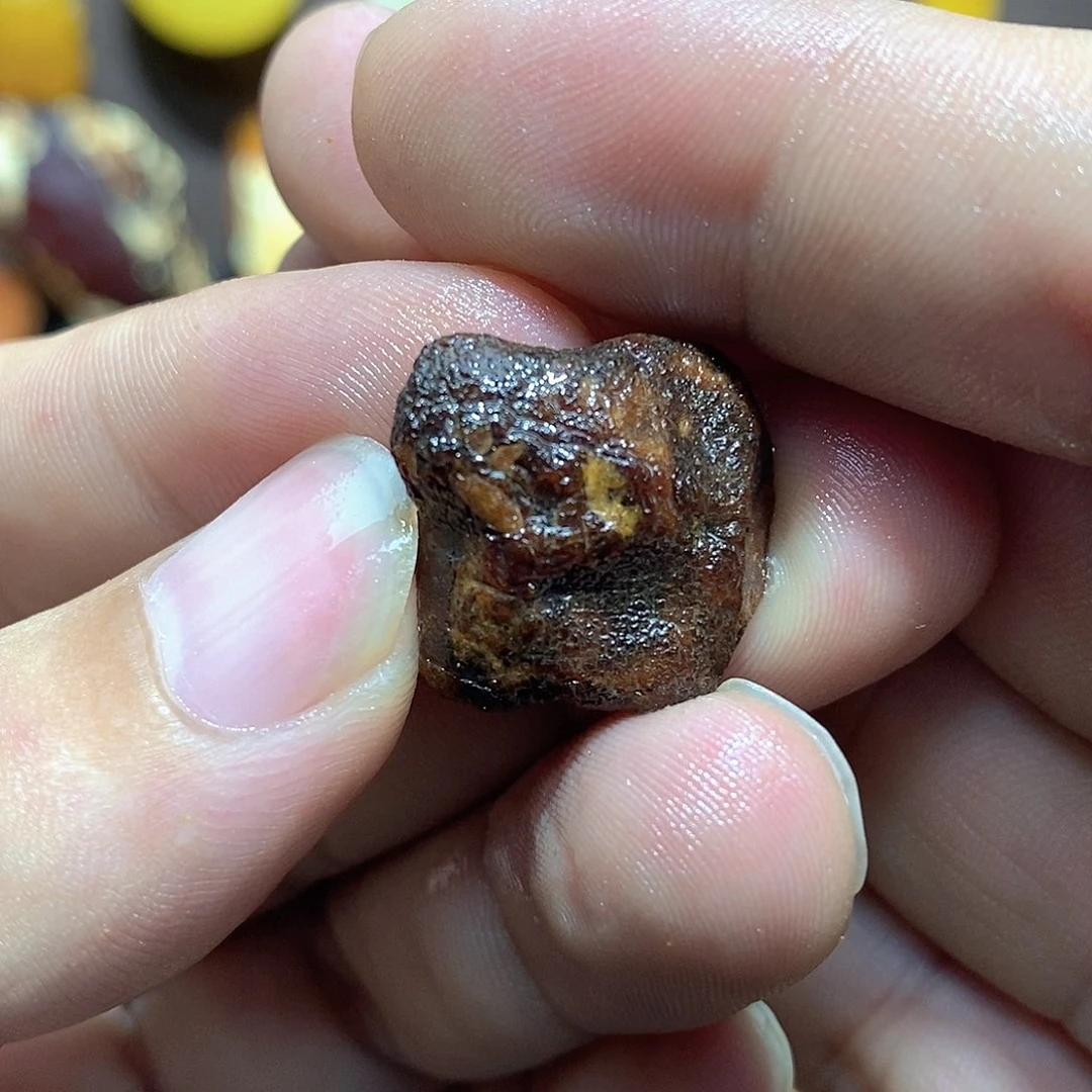 缪***e定制琥珀蜜蜡原石定制