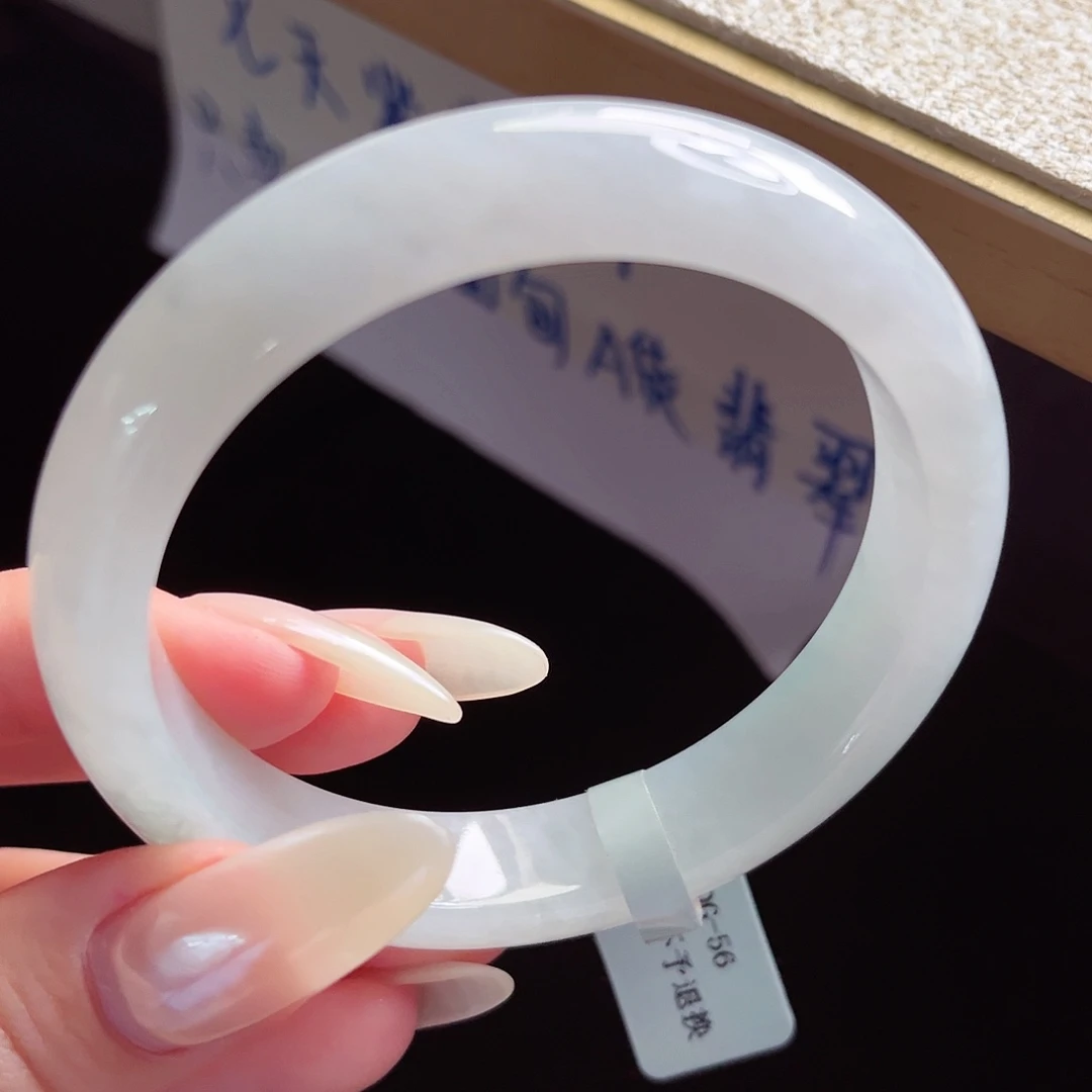 未镶嵌手镯翡翠手镯