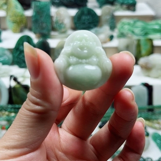 独山玉未镶嵌把件