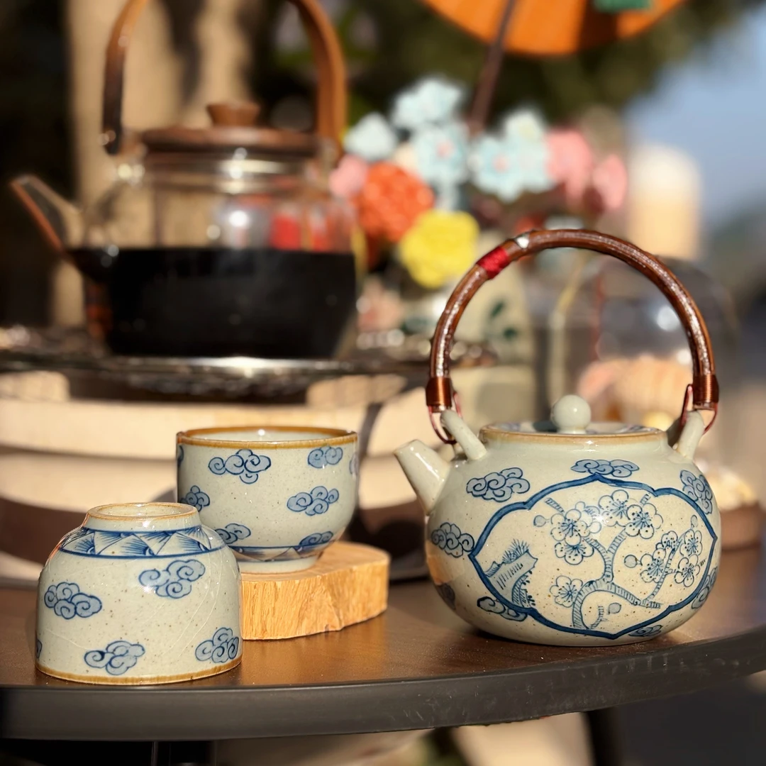 景德镇手绘开窗梅花釉面青花提凉壶套装300l