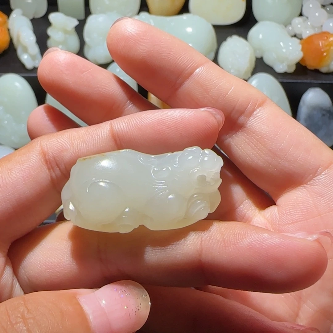 浅***尝颈饰未镶嵌和田玉