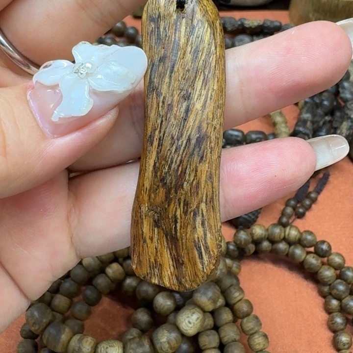 大叶紫檀（黑酸枝木类）