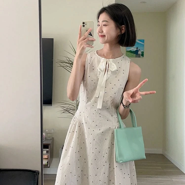 夏季新款系带蝴蝶结连衣裙温柔风白色碎花感法式波点无袖初恋长裙