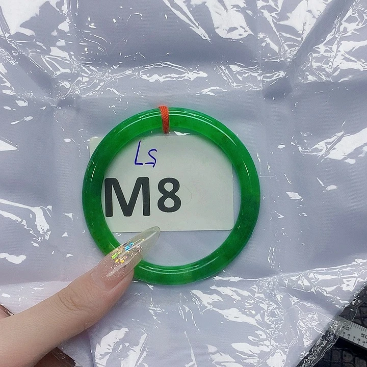 翡翠手镯未镶嵌默认微瑕