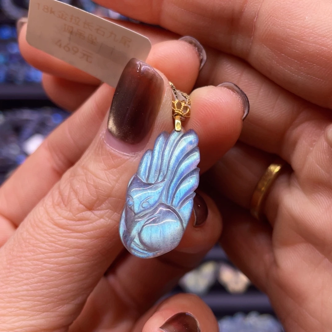 长石颈饰18K金镶嵌九尾狐