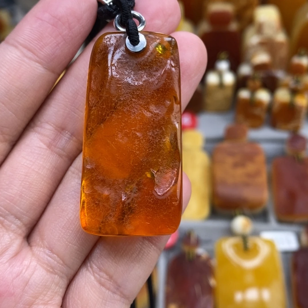 蜜蜡未镶嵌珠宝奇石