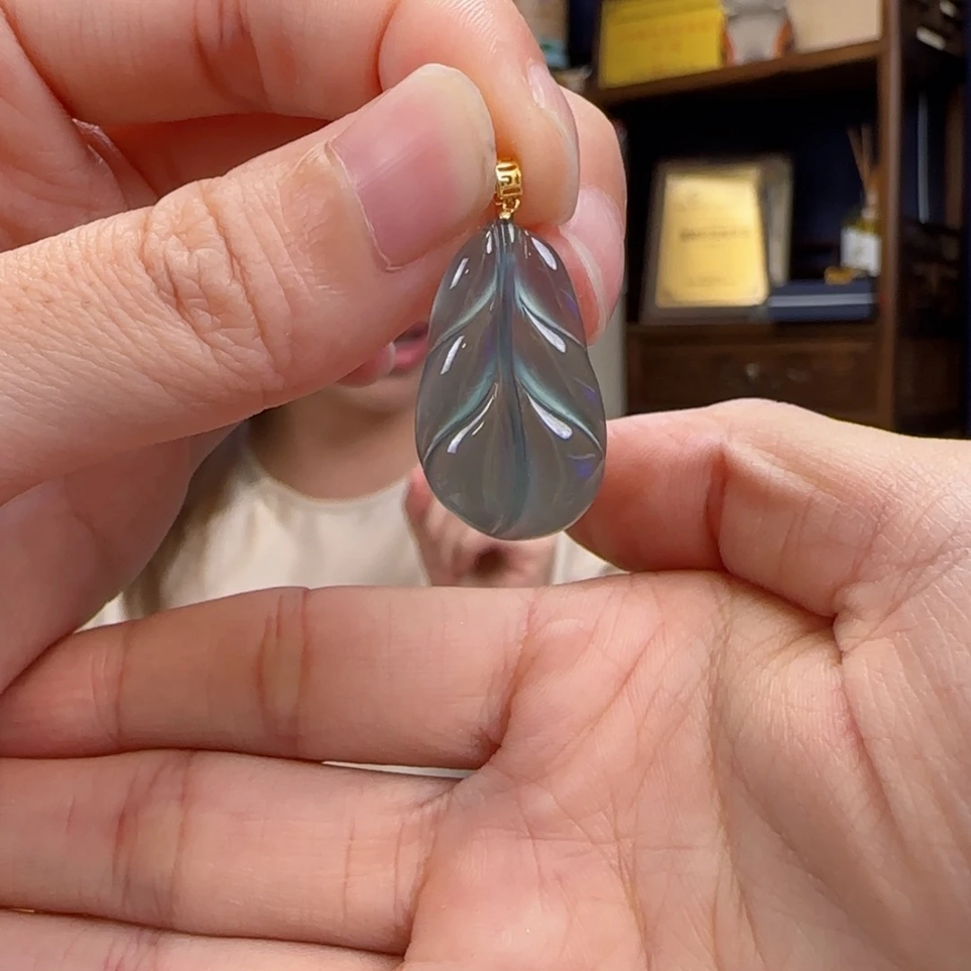 翡翠18K金镶嵌颈饰111111111