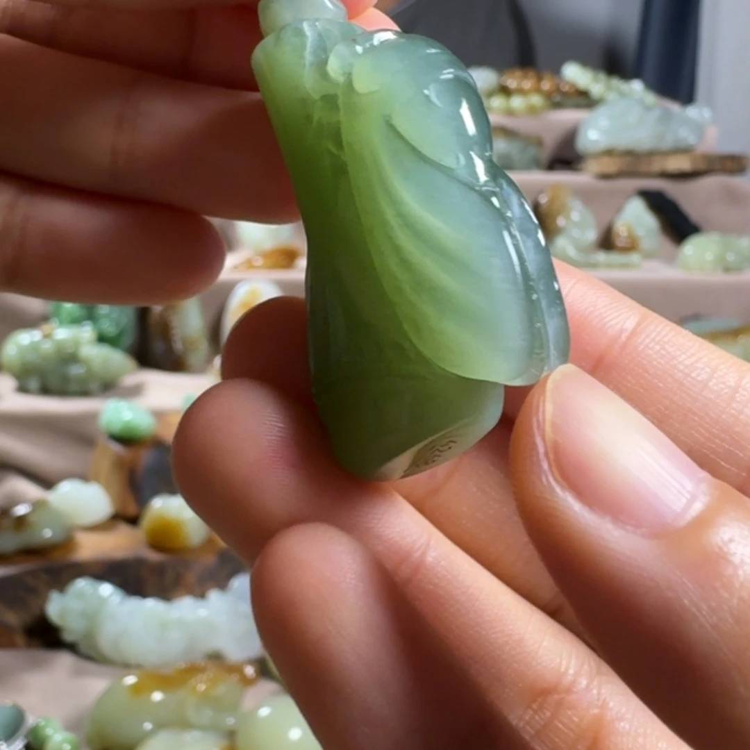 颈饰未镶嵌和田玉（糖玉）