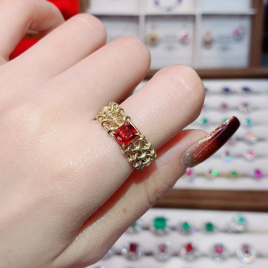 尖晶石戒指18K金镶嵌0.91ct/天然宝石/七天无理由