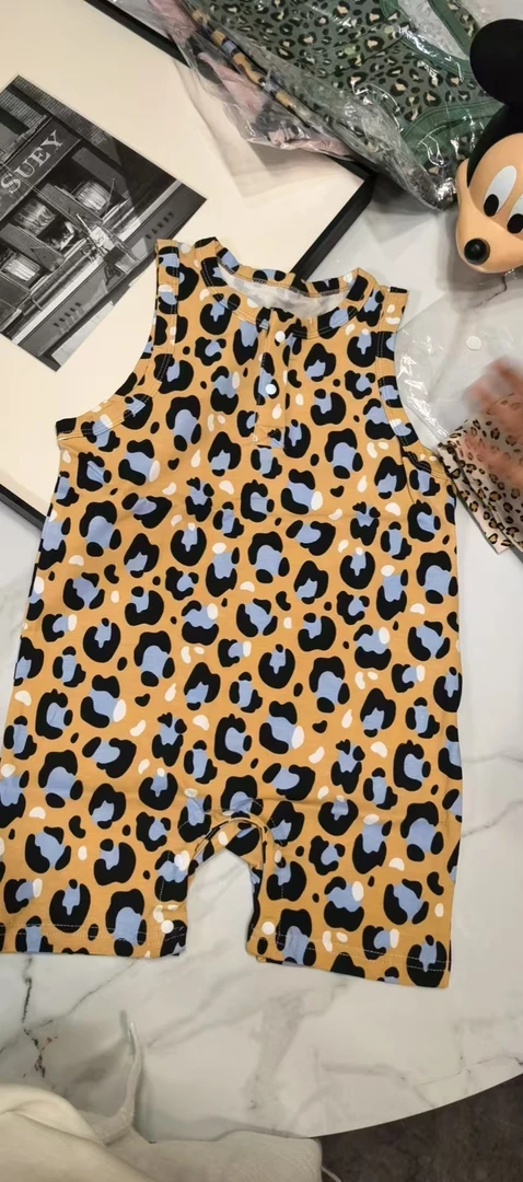 豹纹背心爬系列。