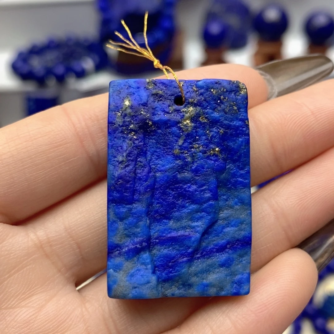 青金石未镶嵌颈饰