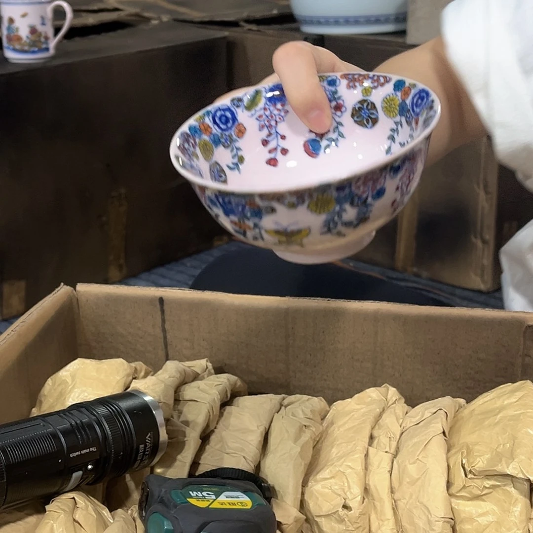 摆件////景德镇陶瓷器。红。