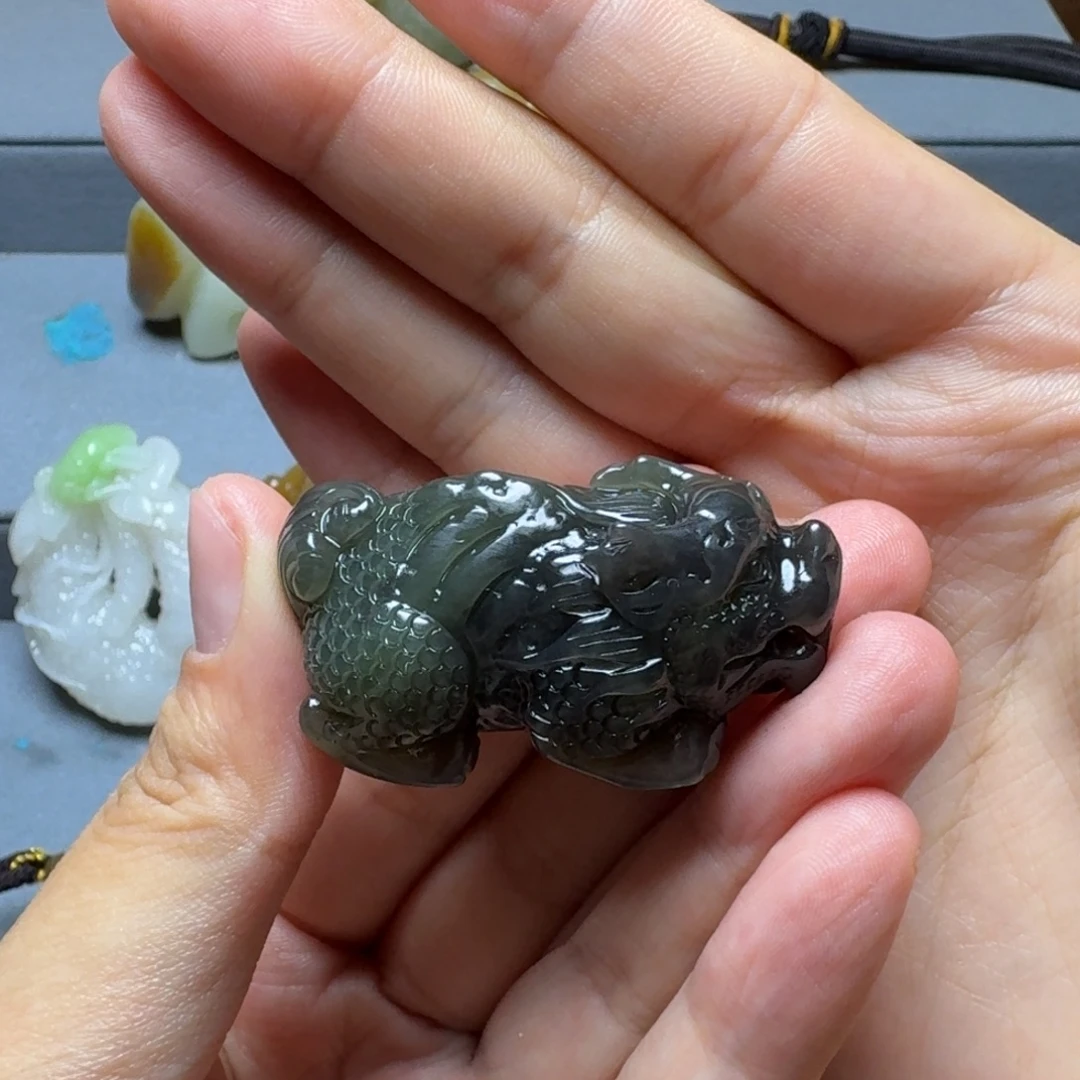 明***末和田玉未镶嵌颈饰