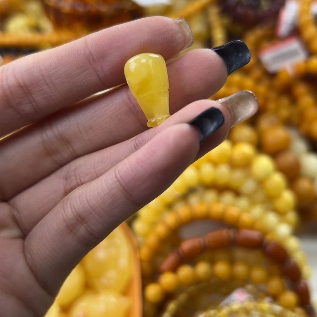 琥珀珠宝奇石未镶嵌