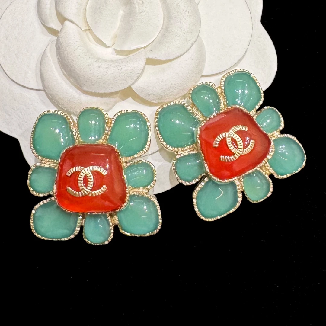 95新 Chanel/香奈儿 Chanel16c首尔系列红绿琉璃耳夹22130408