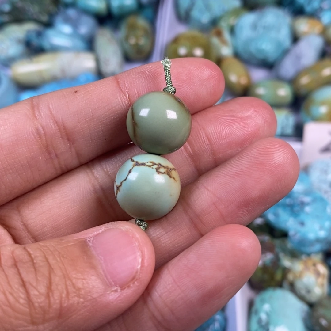 绿松石未镶嵌颈饰